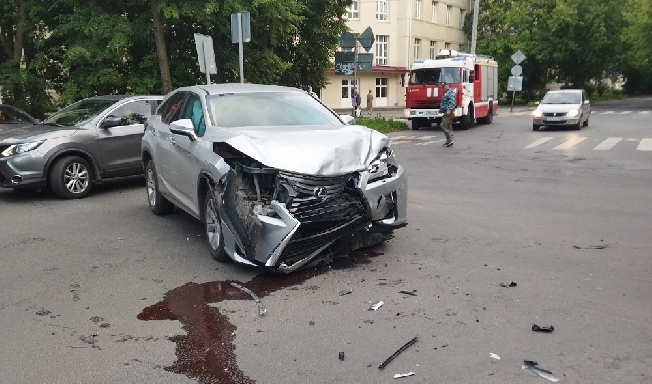 Жёсткое ДТП произошло на Садовой в Иванове