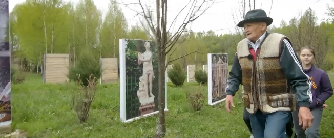 Федеральные СМИ рассказали о создавшем мемориал пенсионере из Ивановской области