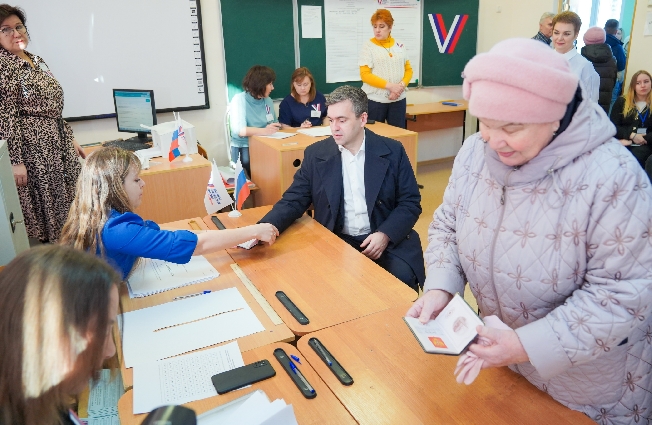 Глава Ивановской области Воскресенский проголосовал на выборах президента России