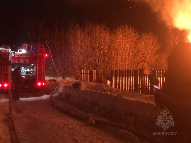 Дом на две семьи сгорел в преддверии Нового года в Заволжске