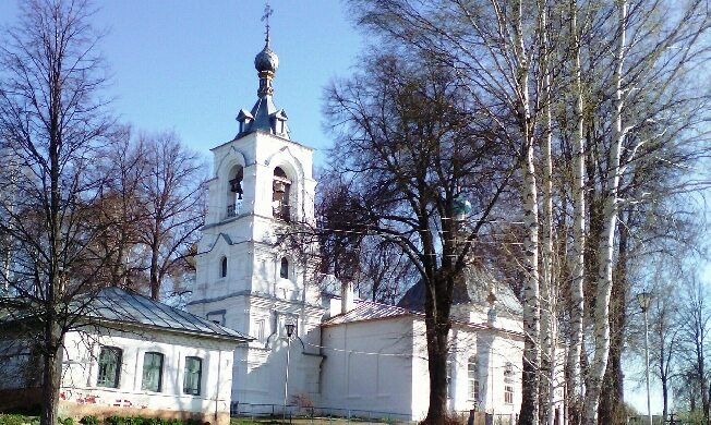 В Ивановской области возбудили уголовное дело в отношении батюшки из Чихачёва, к которому едут со всей России