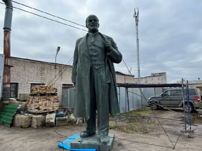 Памятник в центре Иванова преобразили к 154-летию со дня рождения В.И. Ленина