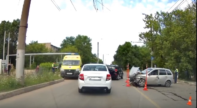 Видео жёсткого ДТП в Иванове попало в социальные сети