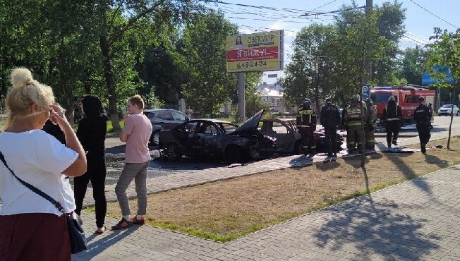 Иваново ньюс новости последние. В Иваново сгорели два автомобиля.