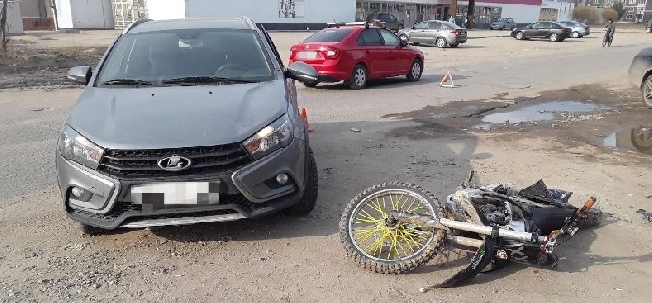 В Ивановской области мотоциклист попал в больницу после жёсткого ДТП с легковой машиной