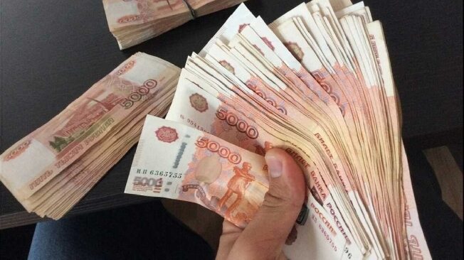 Миллион рублей заплатила за придуманную мошенниками компенсацию ивановская пенсионерка 