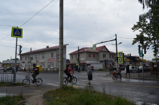 Новый светофор появился на перекрёстке улиц Ленинградской и Красных Зорь в Иванове
