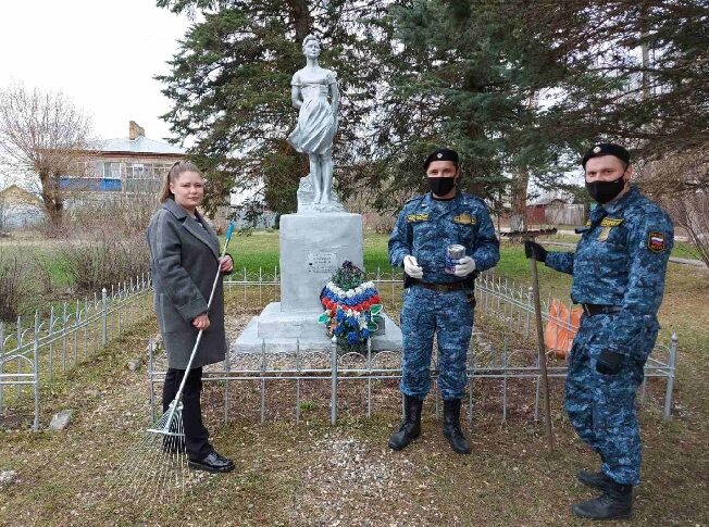 В Ивановской области благоустроили обелиск погибшим воинам 
