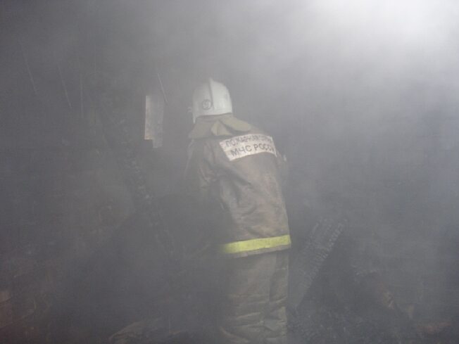 Крупный пожар у мебельной фабрики случился в Иванове
