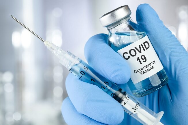 Побочные эффекты вакцины от коронавируса продолжают фиксировать в Ивановской области