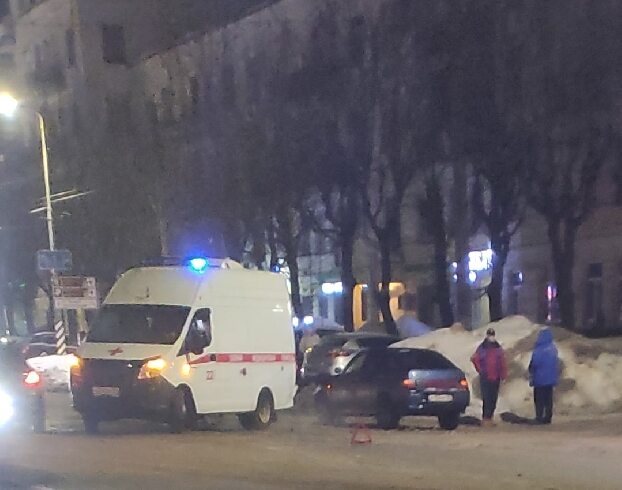 ДТП со «скорой» произошло в центре Иванова