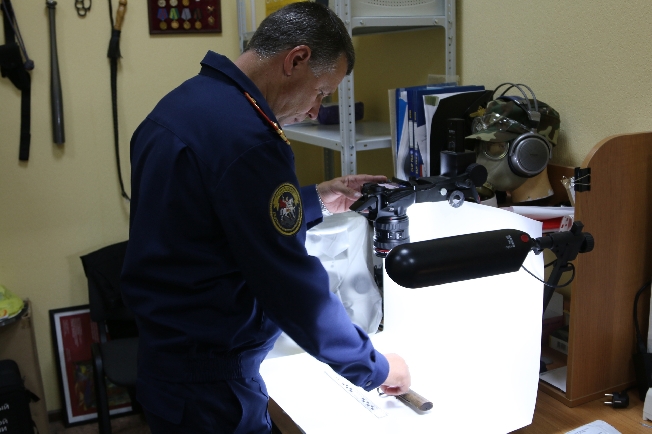 Пациента с ножом в шее забрала ивановская «скорая»