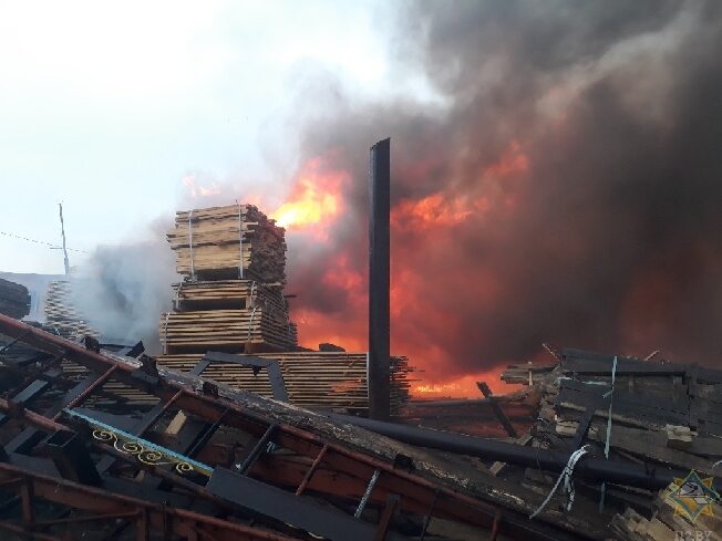 Пилорама сгорела в Ивановском районе