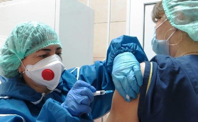 В Иванове от коронавируса начали вакцинировать на производствах и в сёлах