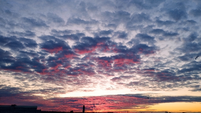 Фотографии божественно красивого заката в Иванове выложили в социальные сети