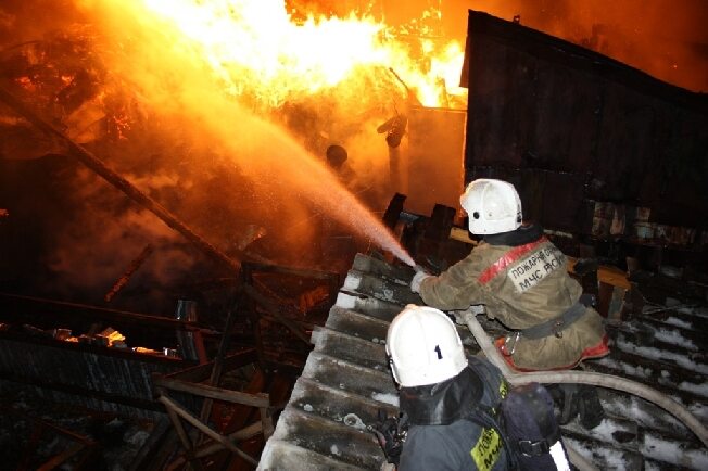 На пожаре в Родниках серьёзно пострадала 82-летняя женщина