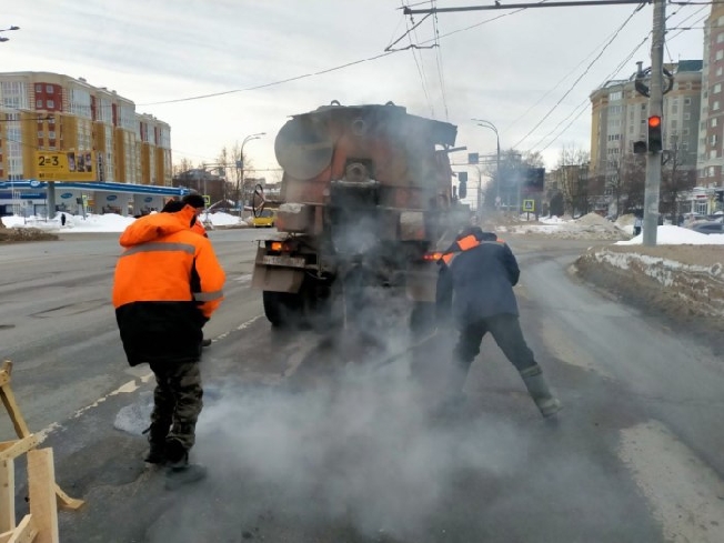 В Иванове активизировался заплаточный ремонт литой асфальтобетонной смесью