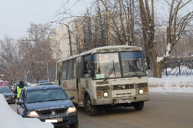 Ивановские маршруты №128 и 141 уличили в нарушении графиков движения