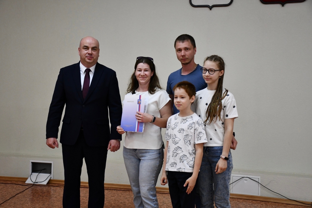 Вручение свидетельств-3.jpg Вручение свидетельств-3.jpg