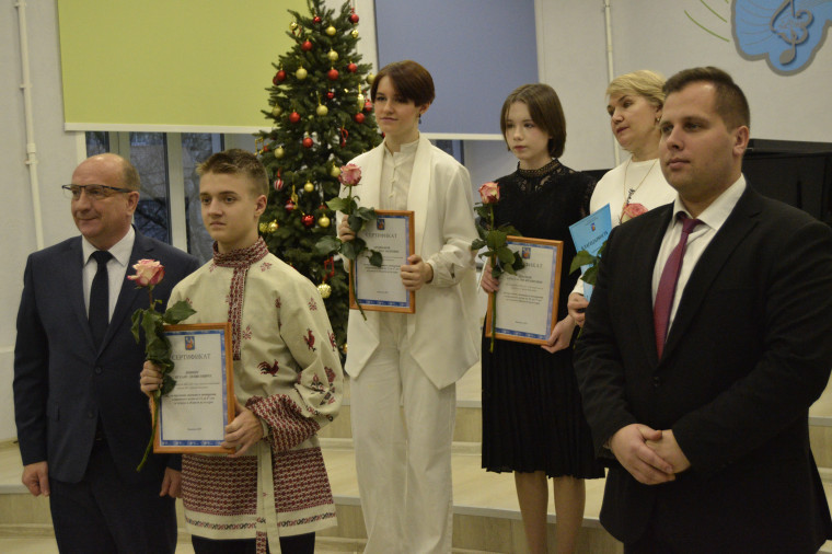 Вручение премий одарённым детям-16.jpg