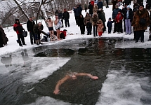 В Крещенских купаниях в Иванове приняли участие более тысячи человек