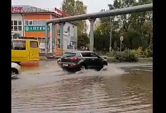 Жители делятся хрониками тонущего в потоках дождевой воды Иванова