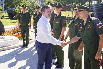 Губернатор Ивановской области встретился с участвующими в спецоперации ракетчиками 