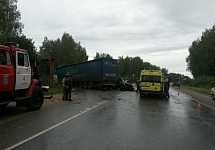 Водитель маршрутки на трассе Иваново-Ярославль устроил ДТП, в котором погибли люди