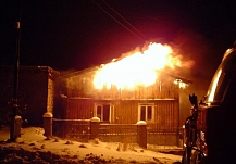 В Ивановской области вместе с мебелью горел мужчина