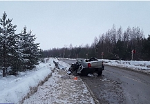 В Ивановской области при столкновении с грузовиком от легковой машины осталась половина
