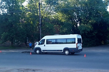 Пешеход в Иваново угодил под колёса микроавтобуса
