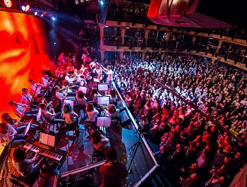 � ������� ������� ����� ���-����� � ���������� �������������� �������� Rockestralive 12+