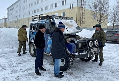Кинешемские десантники передали бойцам автомобиль «УАЗ»