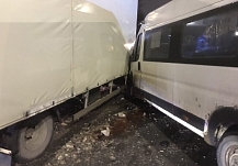В Иванове столкнулись маршрутка и грузовик 