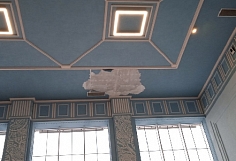 В Иванове на железнодорожном вокзале с потолка льётся вода