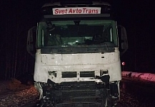Трое погибших: На трассе в Ивановской области грузовик смял легковое авто