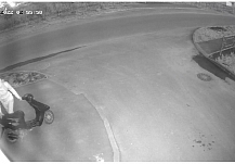 В Иванове парень на скутере снял с дома 7 камер видеонаблюдения